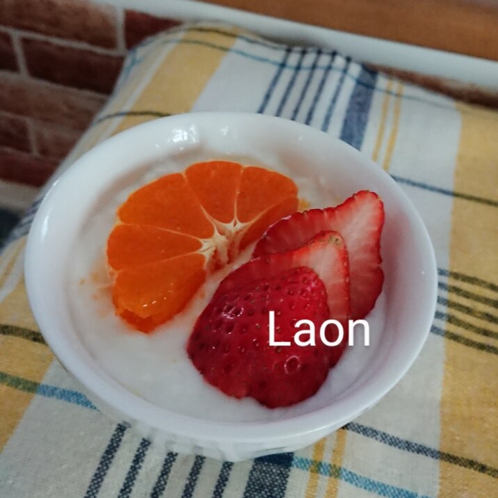 苺と蜜柑のヨーグルト